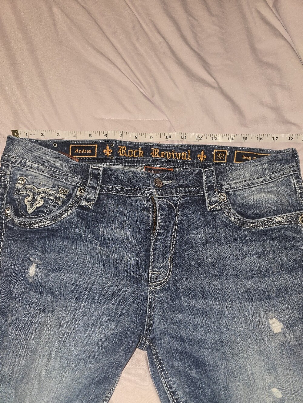 Rock Revival Women's  Distressed  Jeans Sz 32 Bling Pocket - Picture 5 of 8